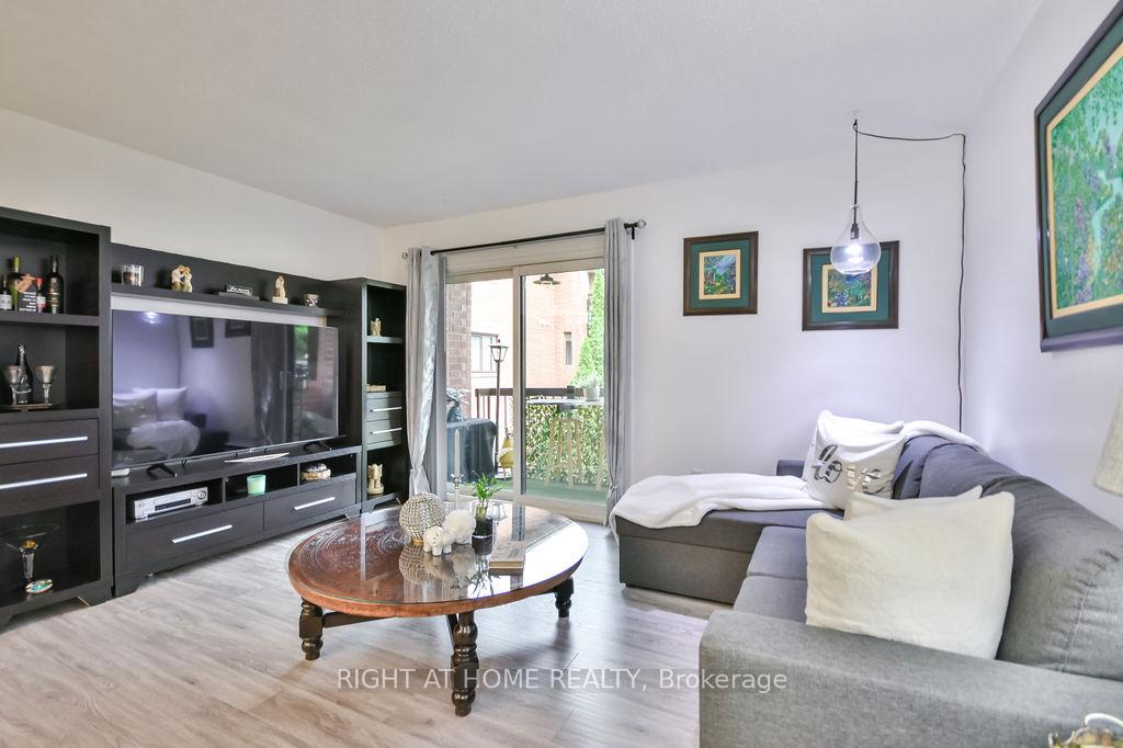 Front of Unit B6, 179 Edgehill Drive
