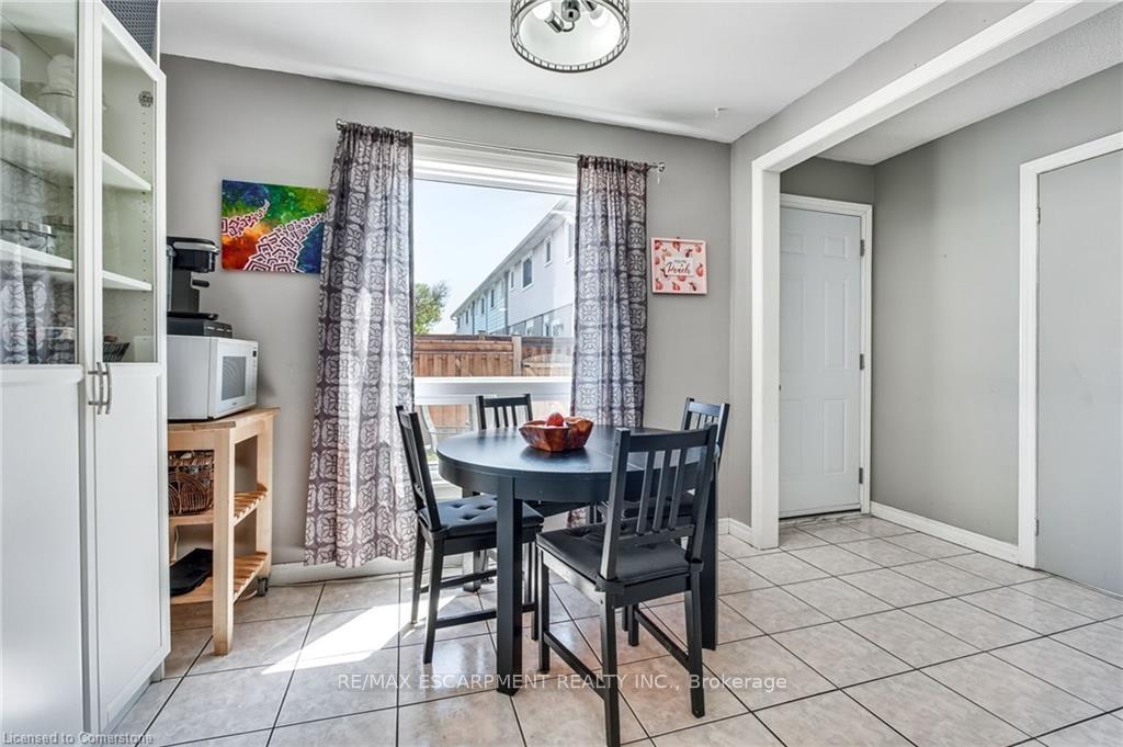 Photo 8 of Unit 2, 2700 Barton Street E, Hamilton, Grayside — HOMEH