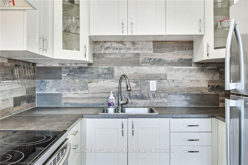 Photo 9 of Unit 2, 2700 Barton Street E, Hamilton, Grayside — HOMEH