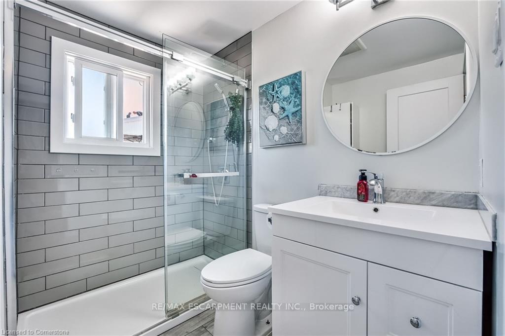 Photo 16 of Unit 2, 2700 Barton Street E, Hamilton, Grayside — HOMEH