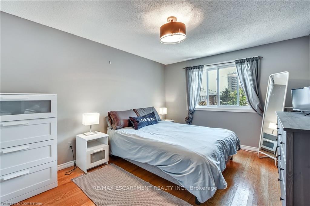 Photo 18 of Unit 2, 2700 Barton Street E, Hamilton, Grayside — HOMEH