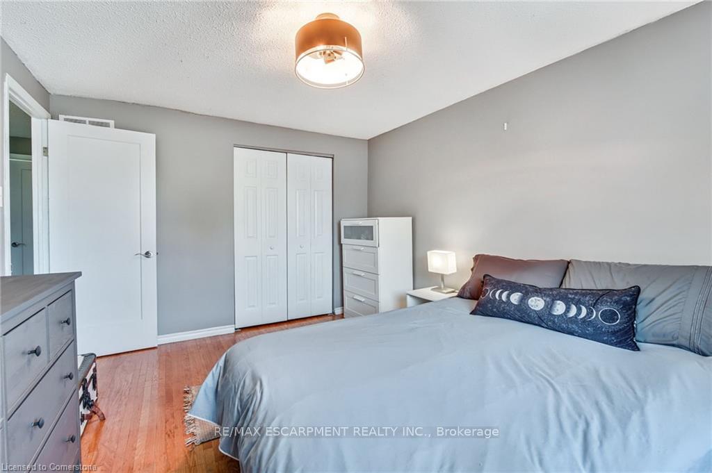 Photo 20 of Unit 2, 2700 Barton Street E, Hamilton, Grayside — HOMEH
