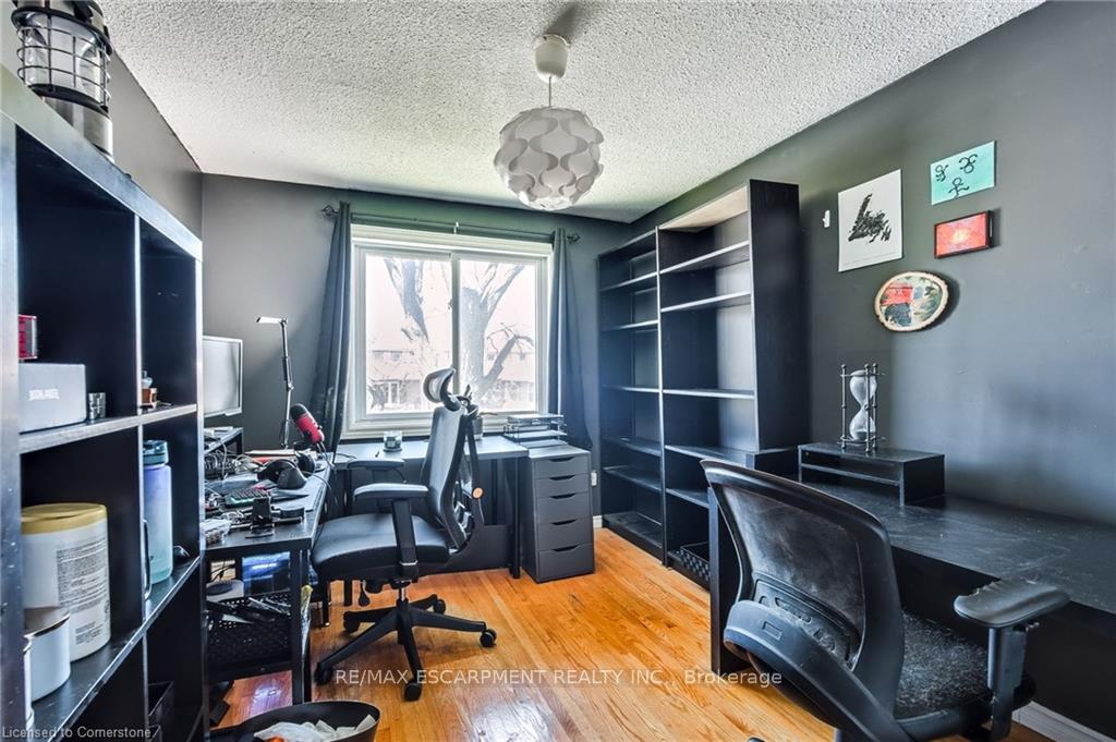 Photo 21 of Unit 2, 2700 Barton Street E, Hamilton, Grayside — HOMEH