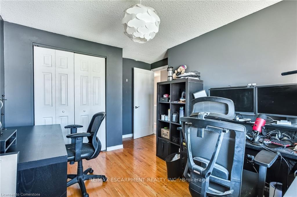 Photo 22 of Unit 2, 2700 Barton Street E, Hamilton, Grayside — HOMEH