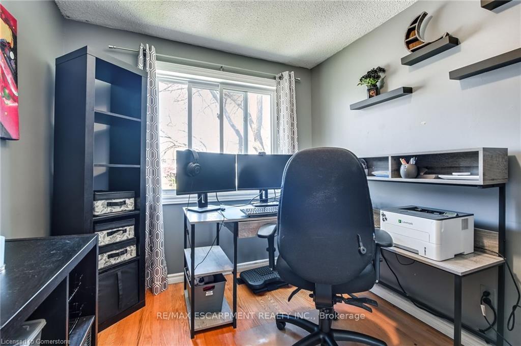 Photo 23 of Unit 2, 2700 Barton Street E, Hamilton, Grayside — HOMEH
