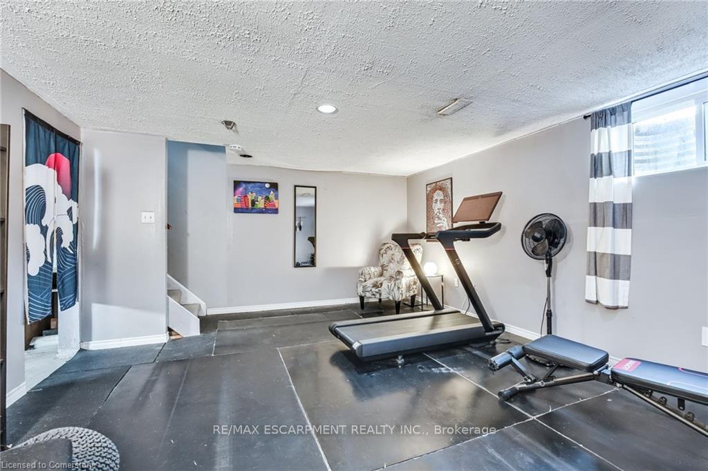 Photo 26 of Unit 2, 2700 Barton Street E, Hamilton, Grayside — HOMEH