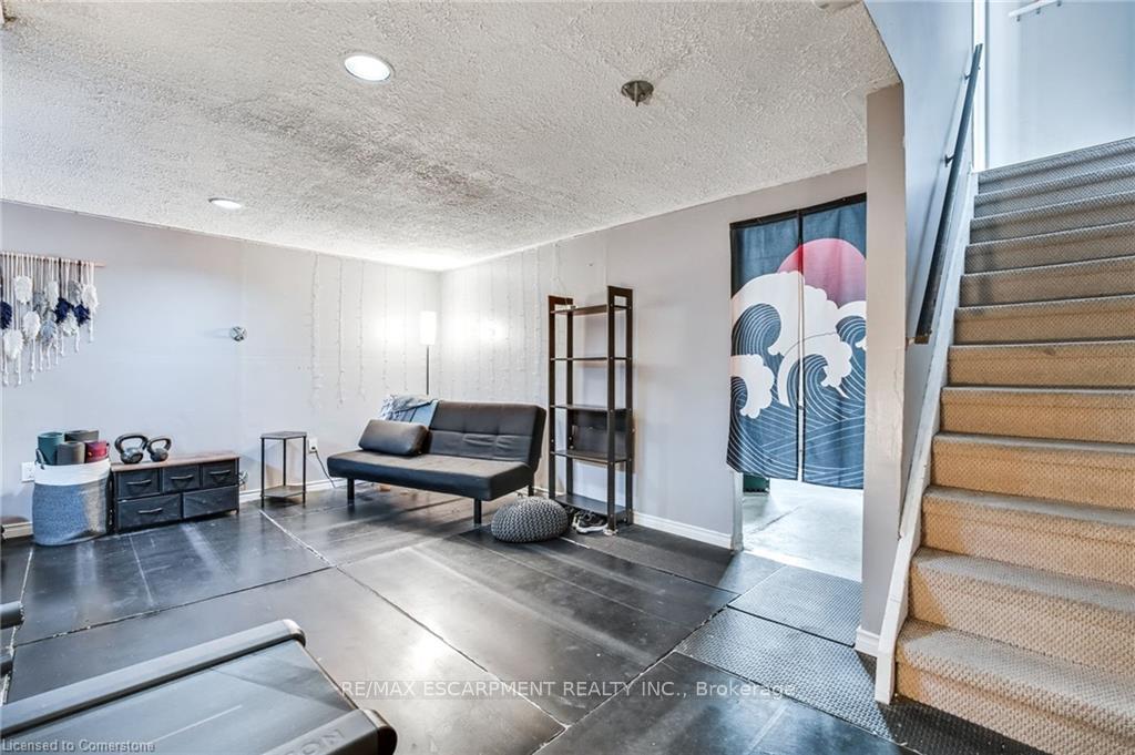 Photo 27 of Unit 2, 2700 Barton Street E, Hamilton, Grayside — HOMEH