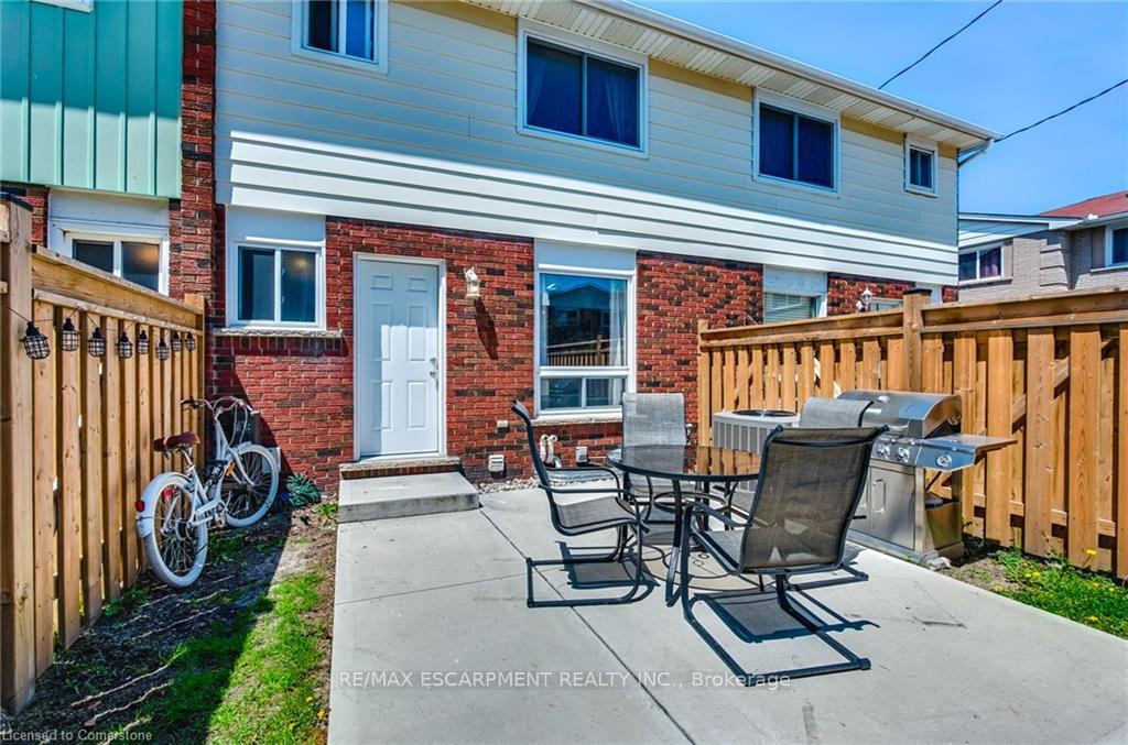 Photo 28 of Unit 2, 2700 Barton Street E, Hamilton, Grayside — HOMEH