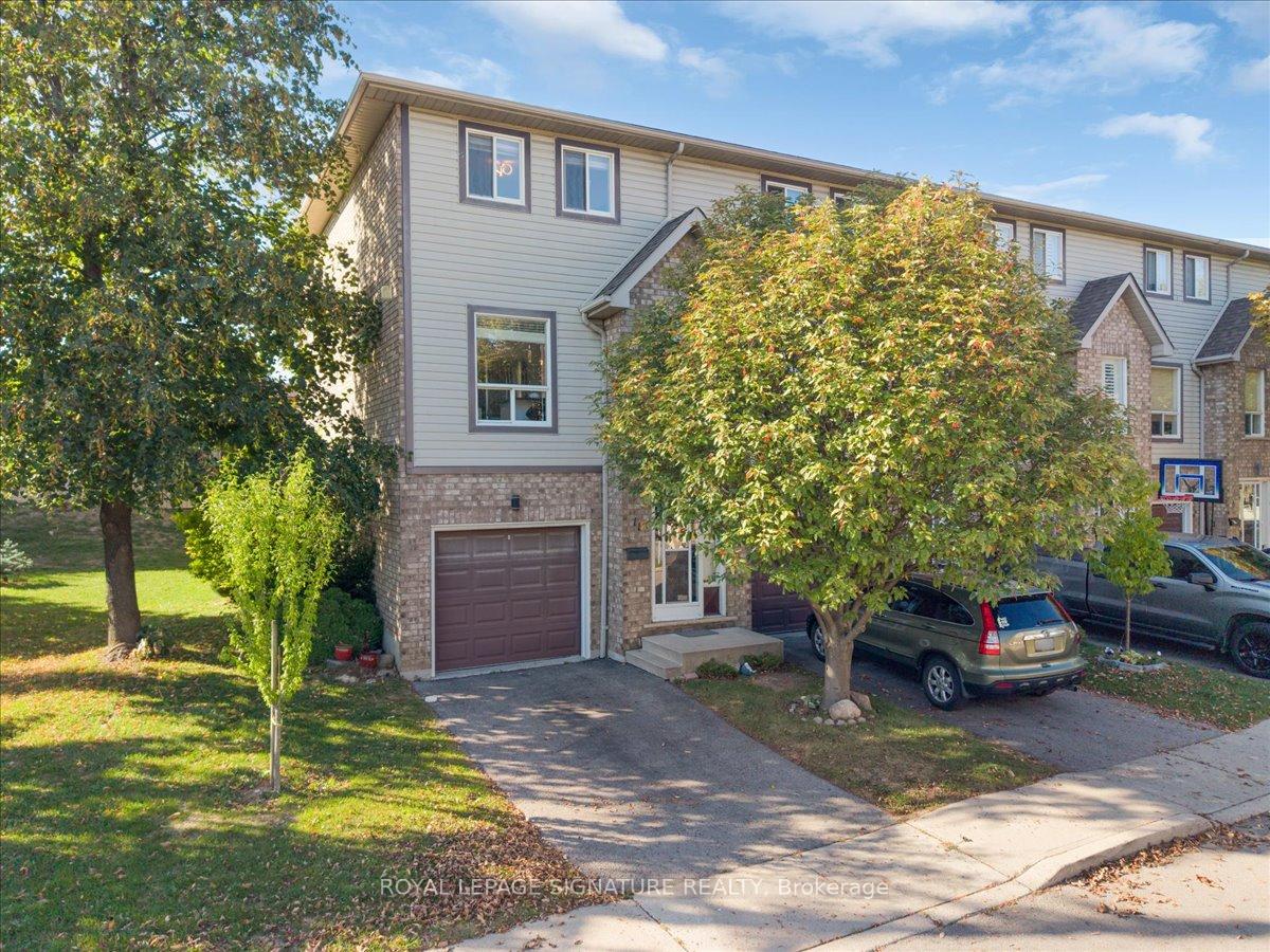 Photo 1 of Unit 11, 384 Limeridge Road E, Hamilton, Bruleville — HOMEH