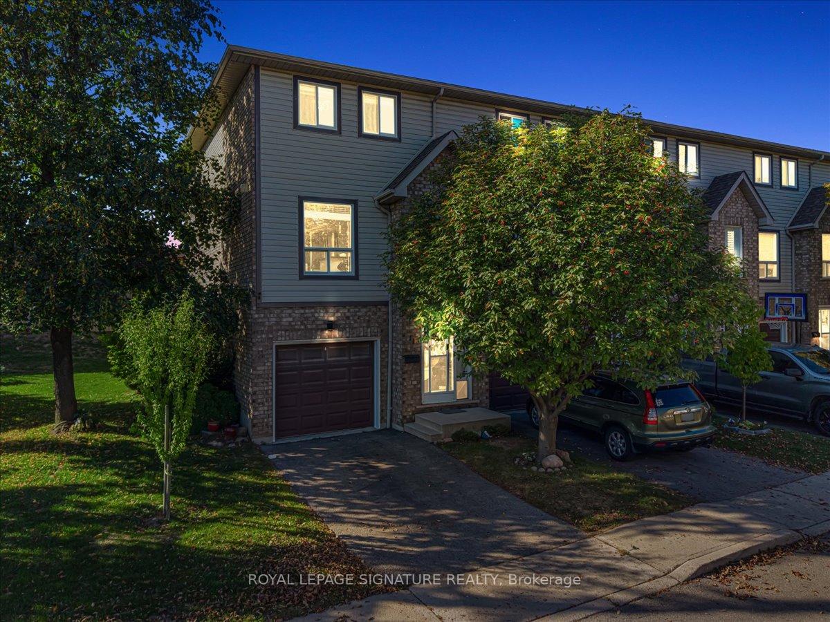 Photo 50 of Unit 11, 384 Limeridge Road E, Hamilton, Bruleville — HOMEH