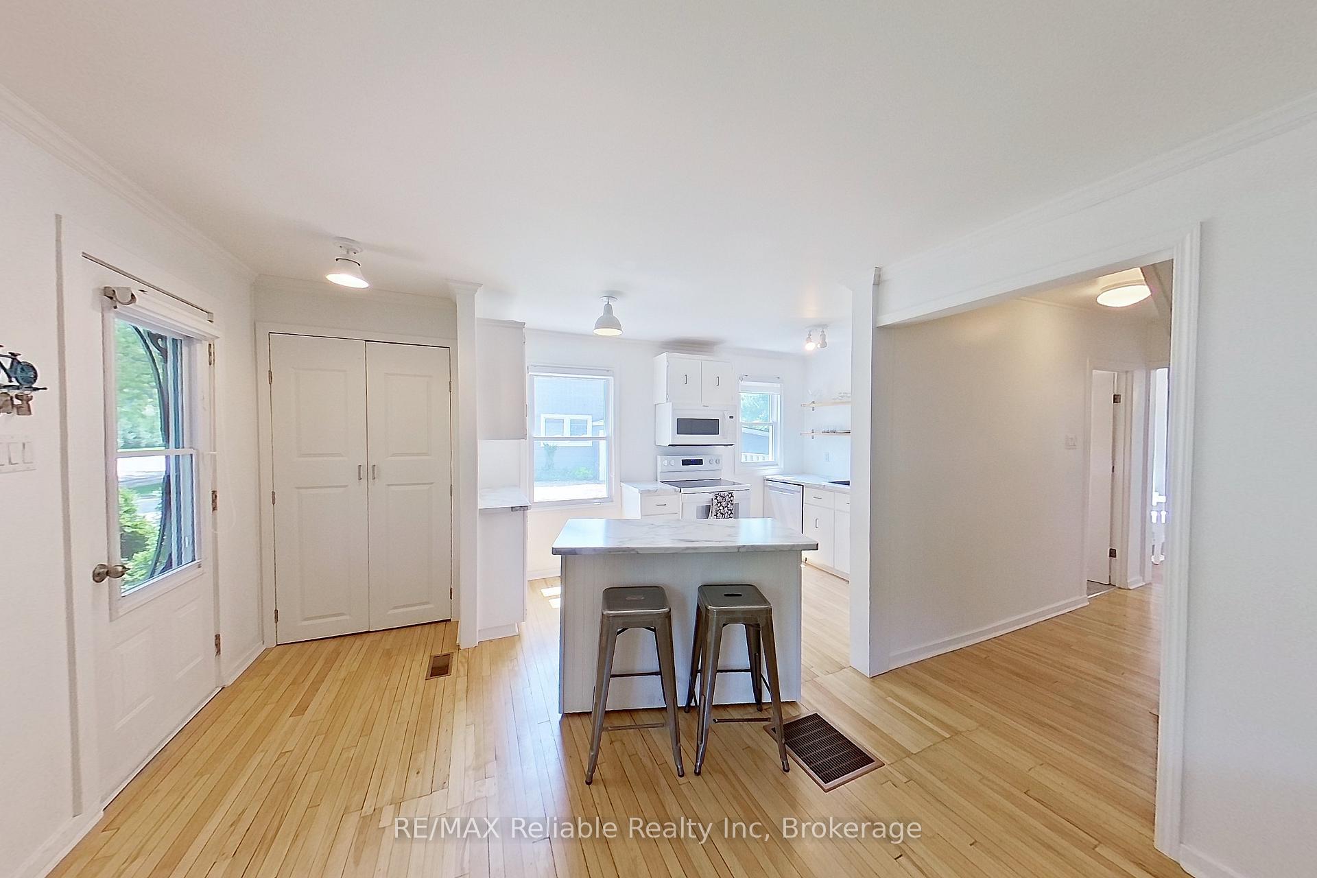 Photo 2 of 90 Raglan Street, Central Huron, Clinton — HOMEH