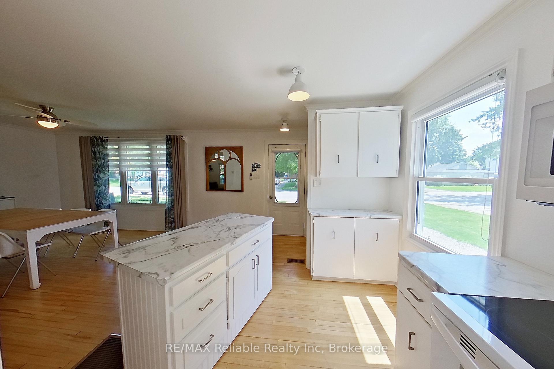 Photo 7 of 90 Raglan Street, Central Huron, Clinton — HOMEH
