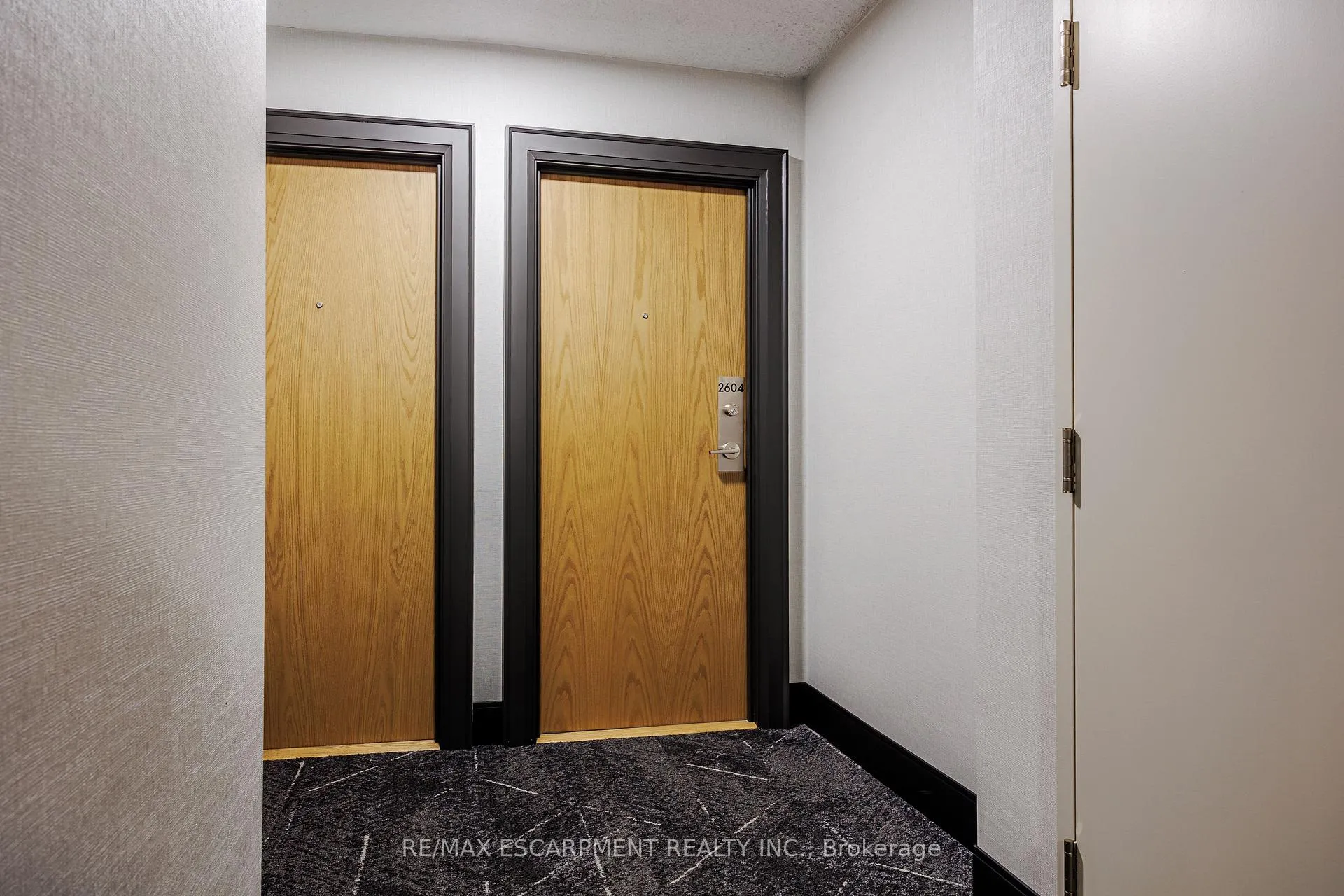 Photo 3 of Unit 2604, 150 Charlton Avenue E, Hamilton, Corktown — HOMEH