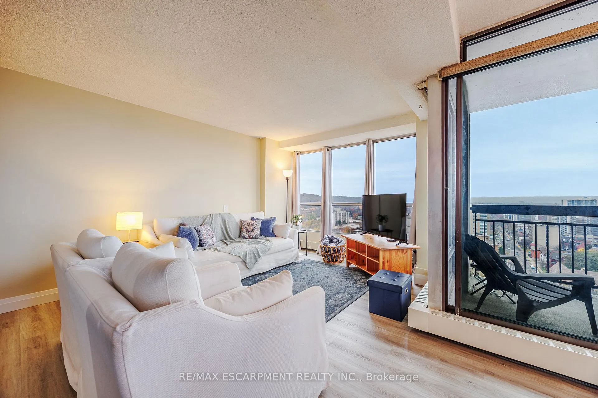Photo 4 of Unit 2604, 150 Charlton Avenue E, Hamilton, Corktown — HOMEH