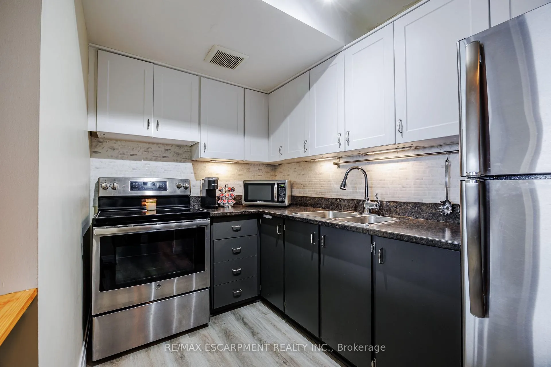 Photo 9 of Unit 2604, 150 Charlton Avenue E, Hamilton, Corktown — HOMEH