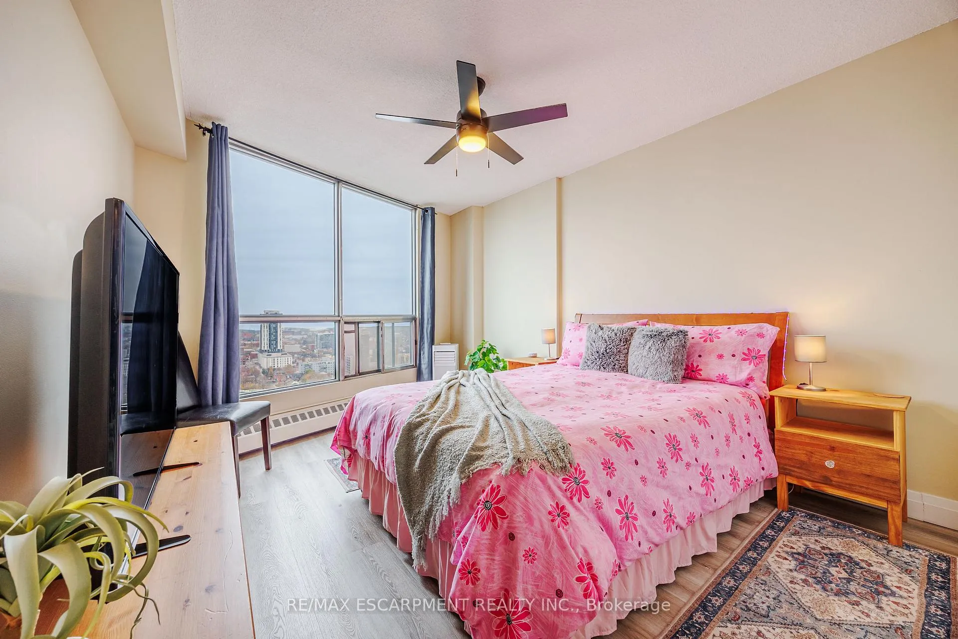 Photo 13 of Unit 2604, 150 Charlton Avenue E, Hamilton, Corktown — HOMEH