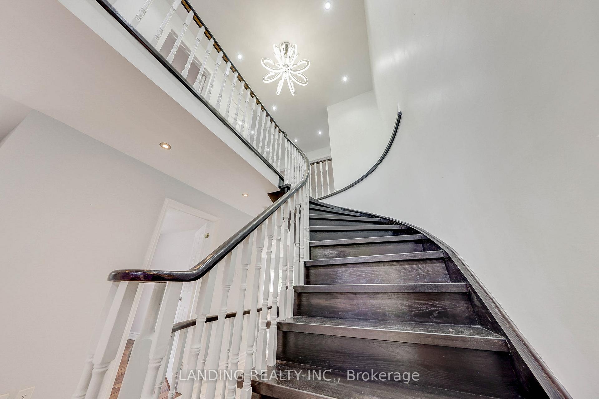 Photo 9 of 191 Aurora Heights Drive, Aurora, Aurora Heights — HOMEH