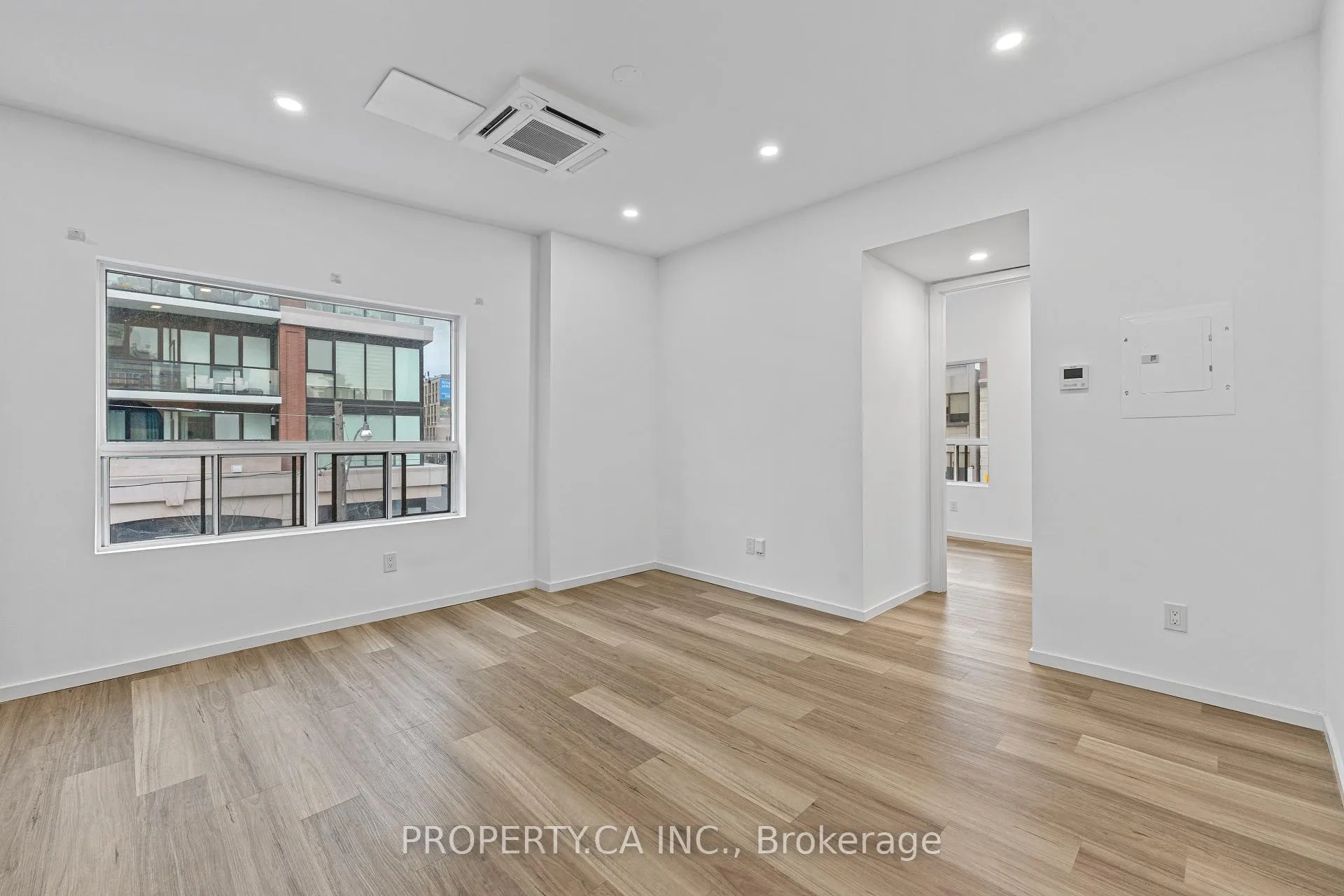 Photo 1 of Unit Ph302, 1989 Yonge Street, Toronto, Mount Pleasant East — HOMEH