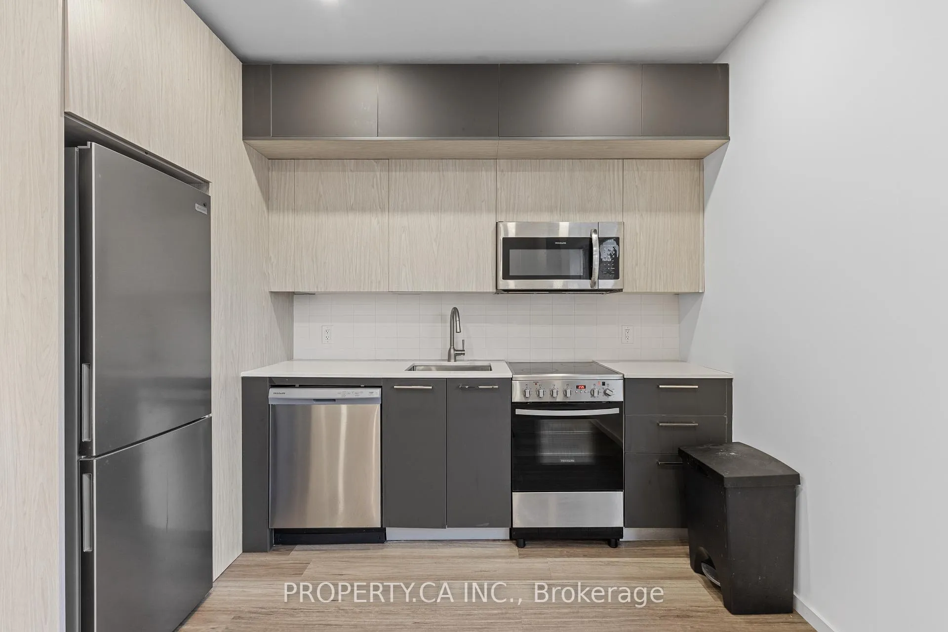 Photo 8 of Unit Ph302, 1989 Yonge Street, Toronto, Mount Pleasant East — HOMEH