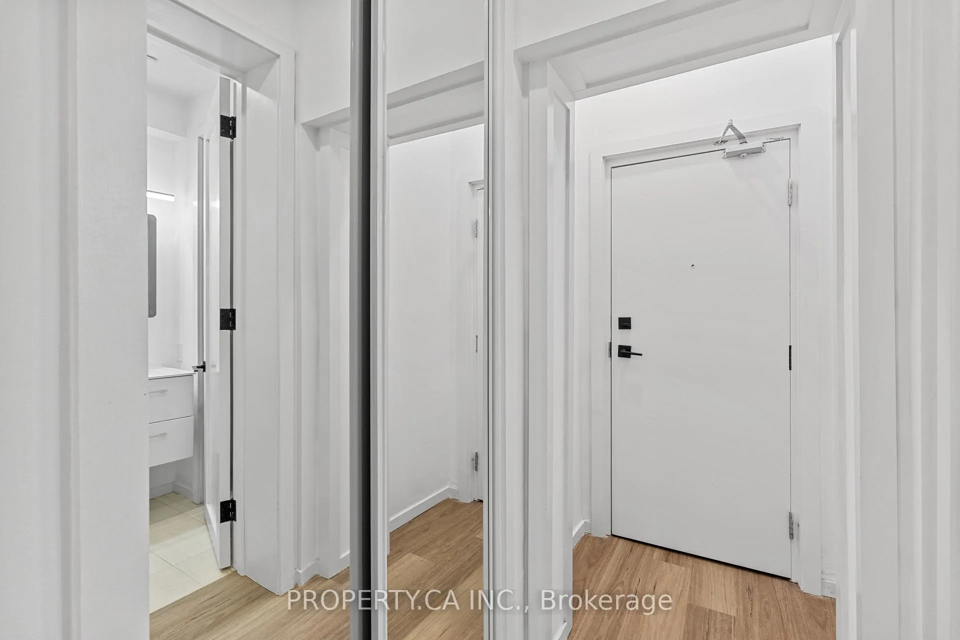 Photo 9 of Unit Ph302, 1989 Yonge Street, Toronto, Mount Pleasant East — HOMEH
