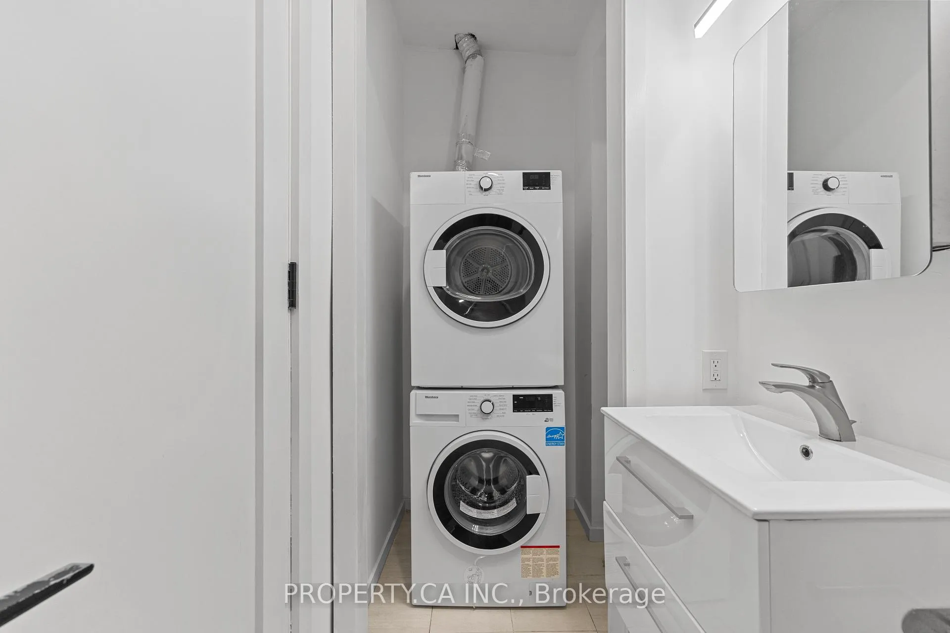 Photo 11 of Unit Ph302, 1989 Yonge Street, Toronto, Mount Pleasant East — HOMEH