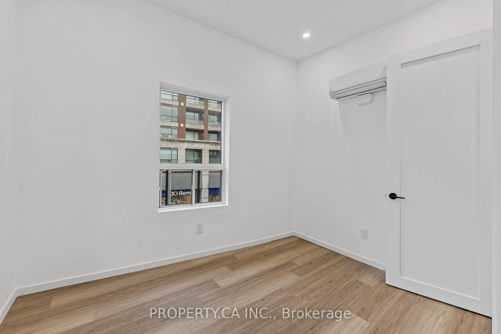 Photo 13 of Unit Ph302, 1989 Yonge Street, Toronto, Mount Pleasant East — HOMEH