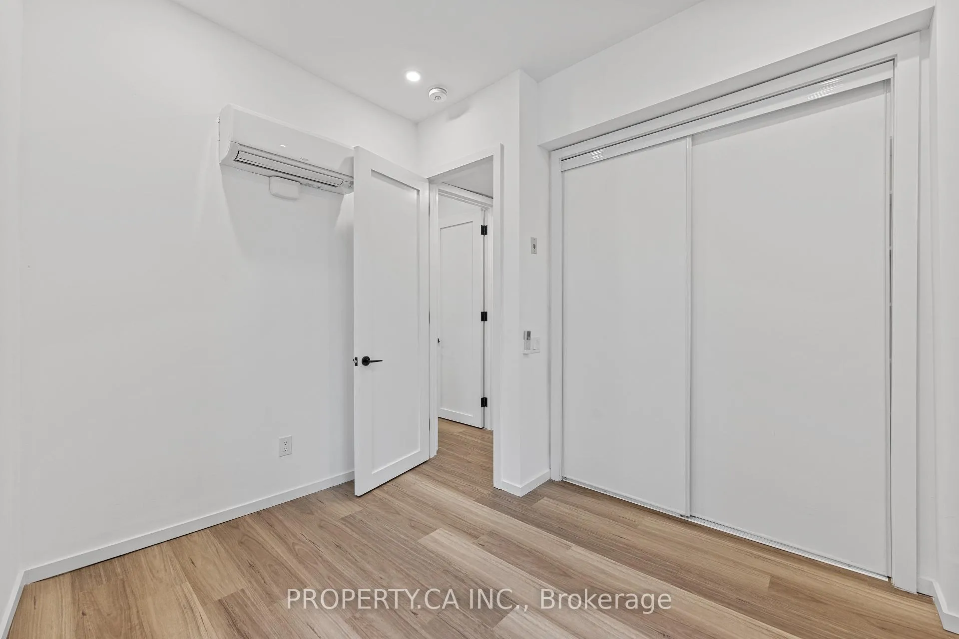 Photo 14 of Unit Ph302, 1989 Yonge Street, Toronto, Mount Pleasant East — HOMEH