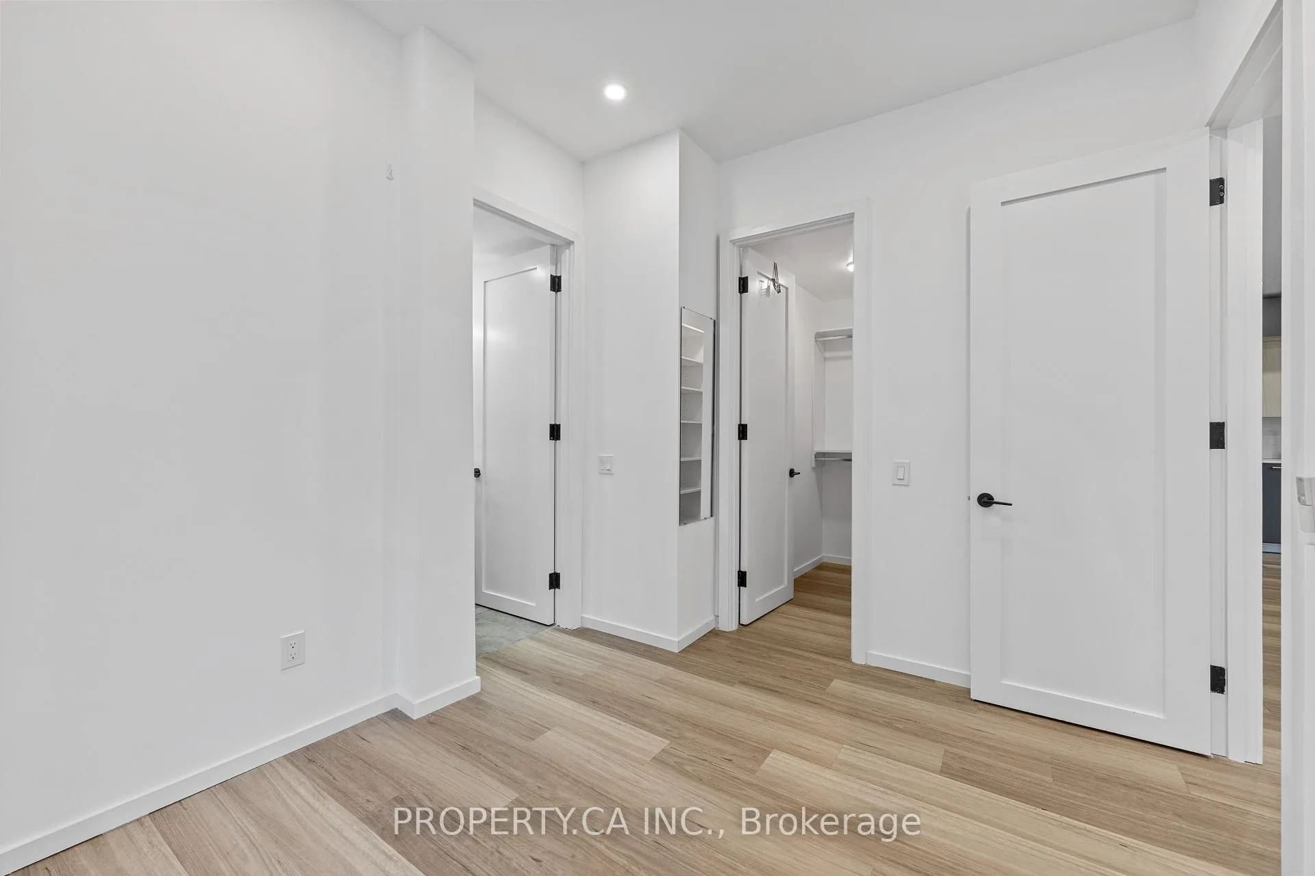 Photo 17 of Unit Ph302, 1989 Yonge Street, Toronto, Mount Pleasant East — HOMEH