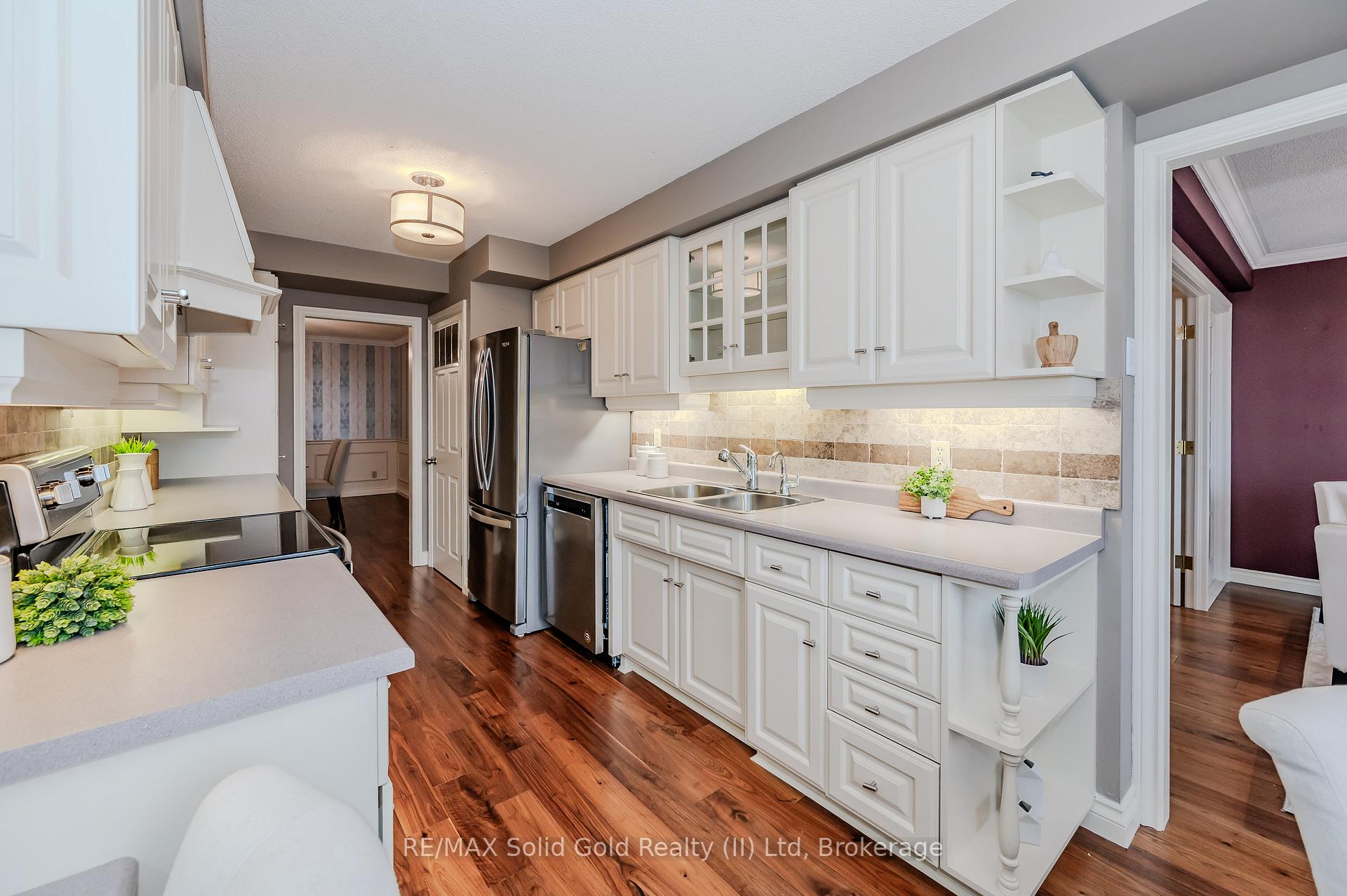 Photo 17 of Unit 403, 2 Lancaster Street E, Kitchener — HOMEH