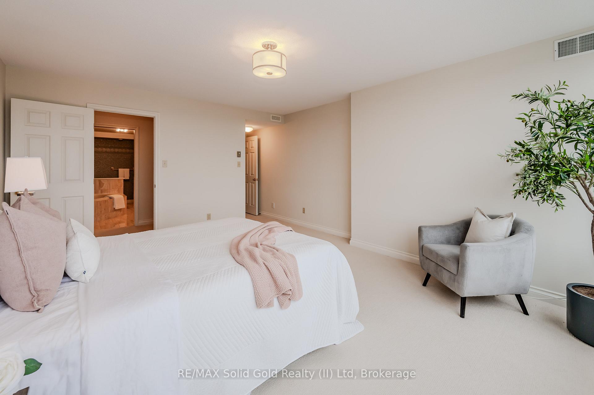Photo 24 of Unit 403, 2 Lancaster Street E, Kitchener — HOMEH