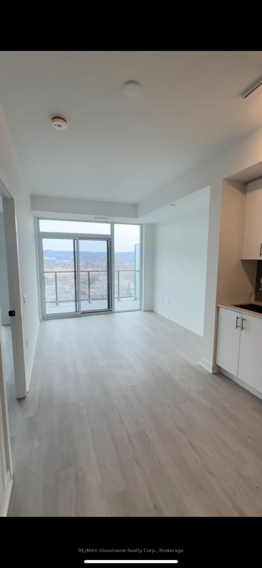 Photo 7 of Unit 1001, 2782 Barton Street E, Hamilton, Riverdale — HOMEH