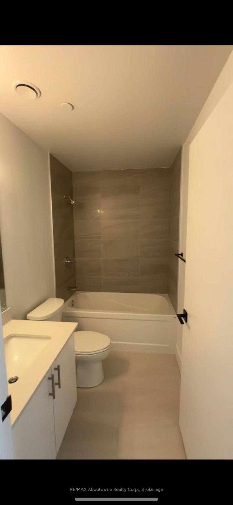 Photo 12 of Unit 1001, 2782 Barton Street E, Hamilton, Riverdale — HOMEH