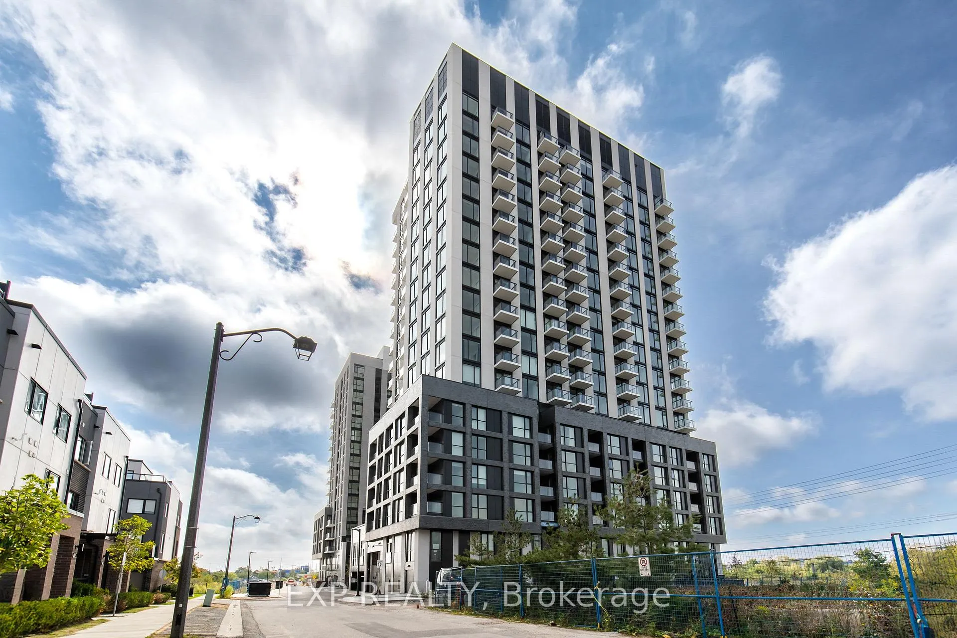 Photo 2 of Unit 407, 3079 Trafalgar Road, Oakville, Joshua Meadows — HOMEH