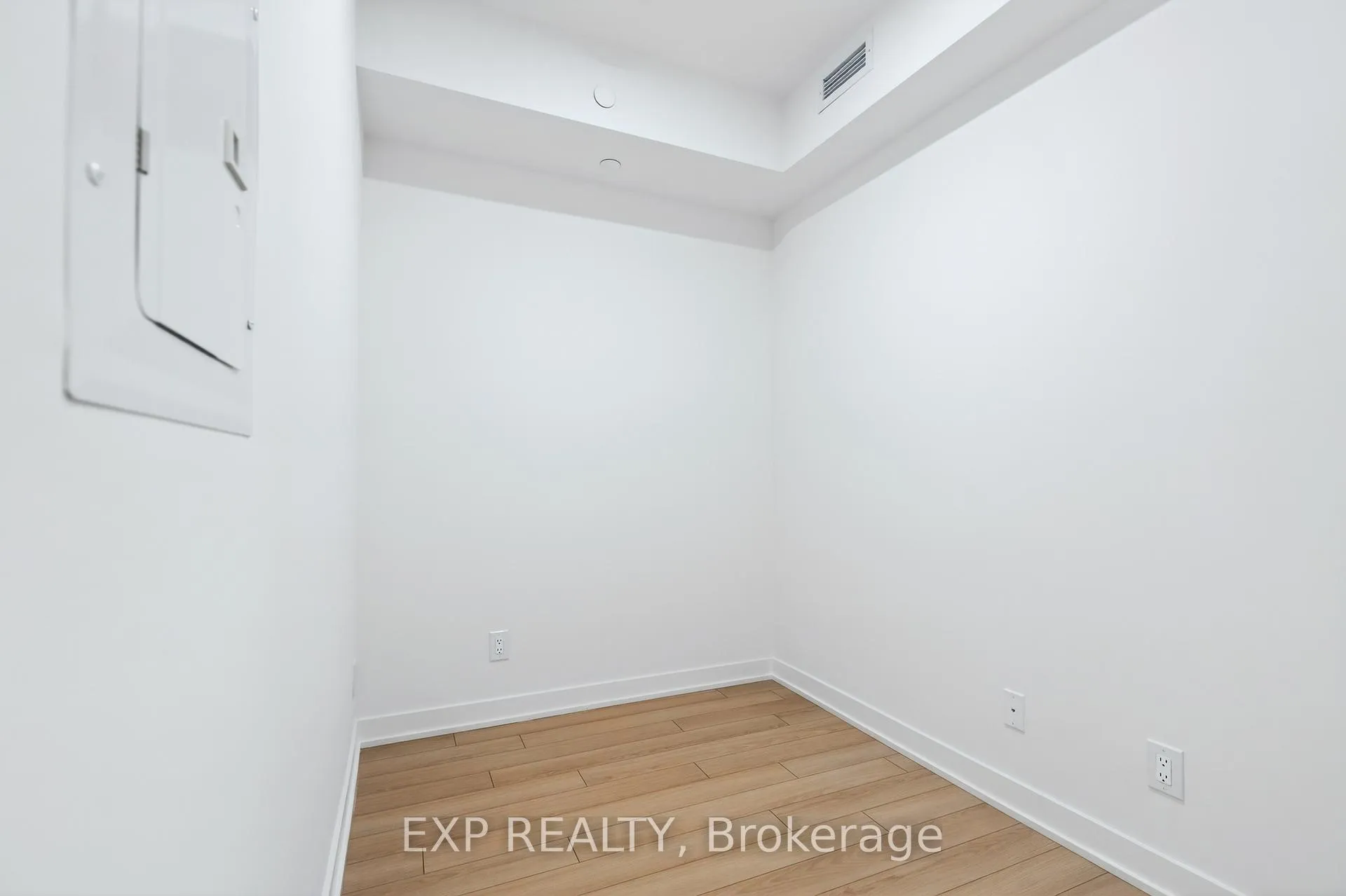 Photo 15 of Unit 407, 3079 Trafalgar Road, Oakville, Joshua Meadows — HOMEH
