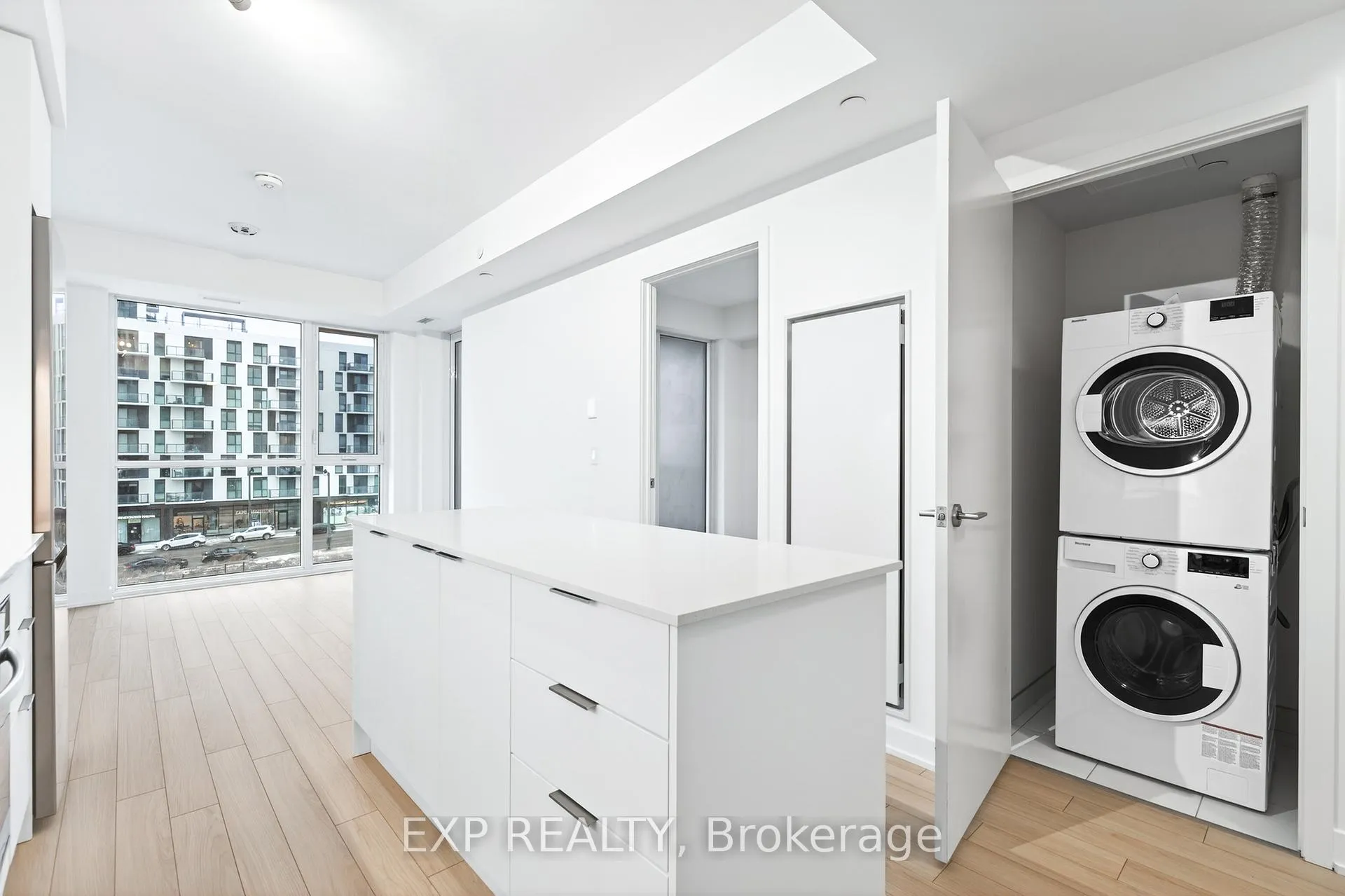 Photo 27 of Unit 407, 3079 Trafalgar Road, Oakville, Joshua Meadows — HOMEH