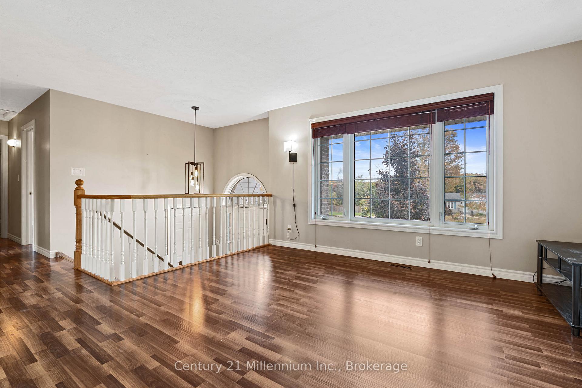 Photo 11 of 72 Jane Street, Chatsworth — HOMEH