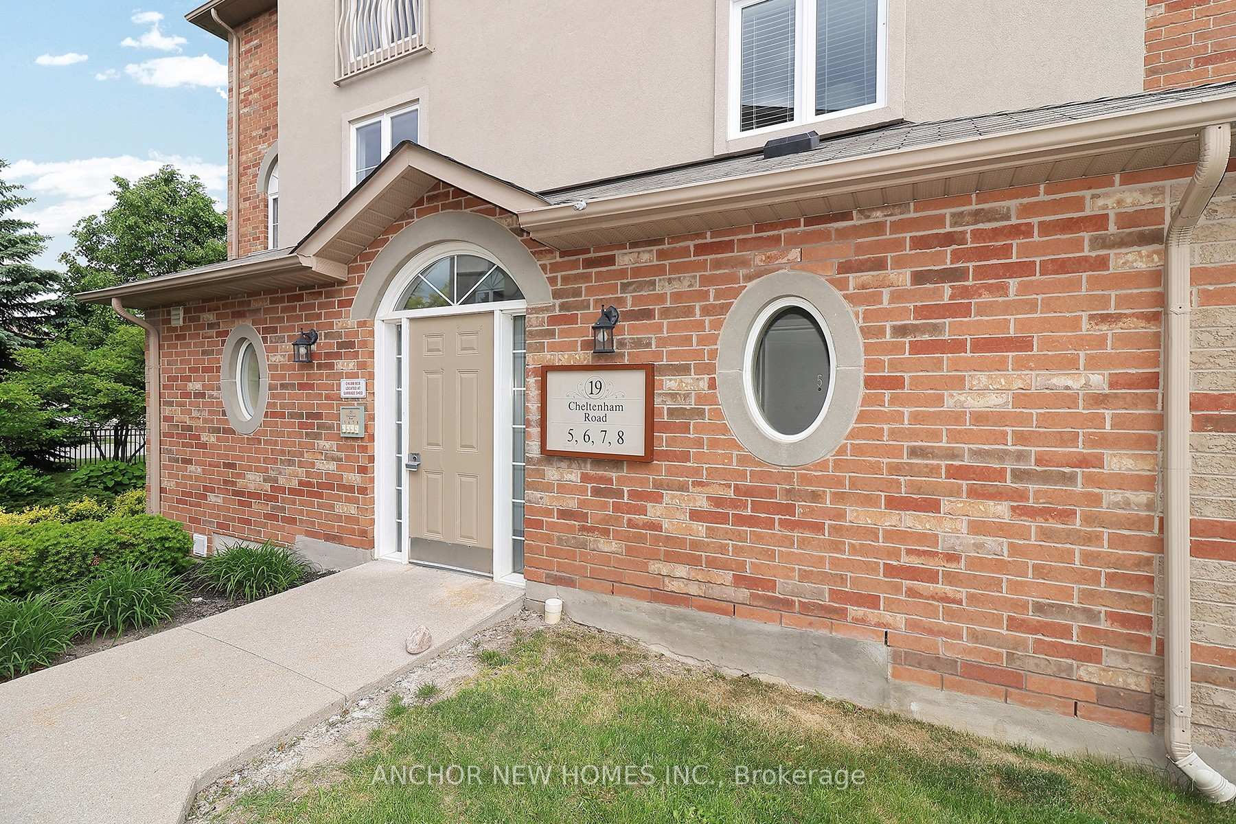 Photo 2 of Unit 7, 19 Cheltenham Road, Barrie, Georgian Drive — HOMEH