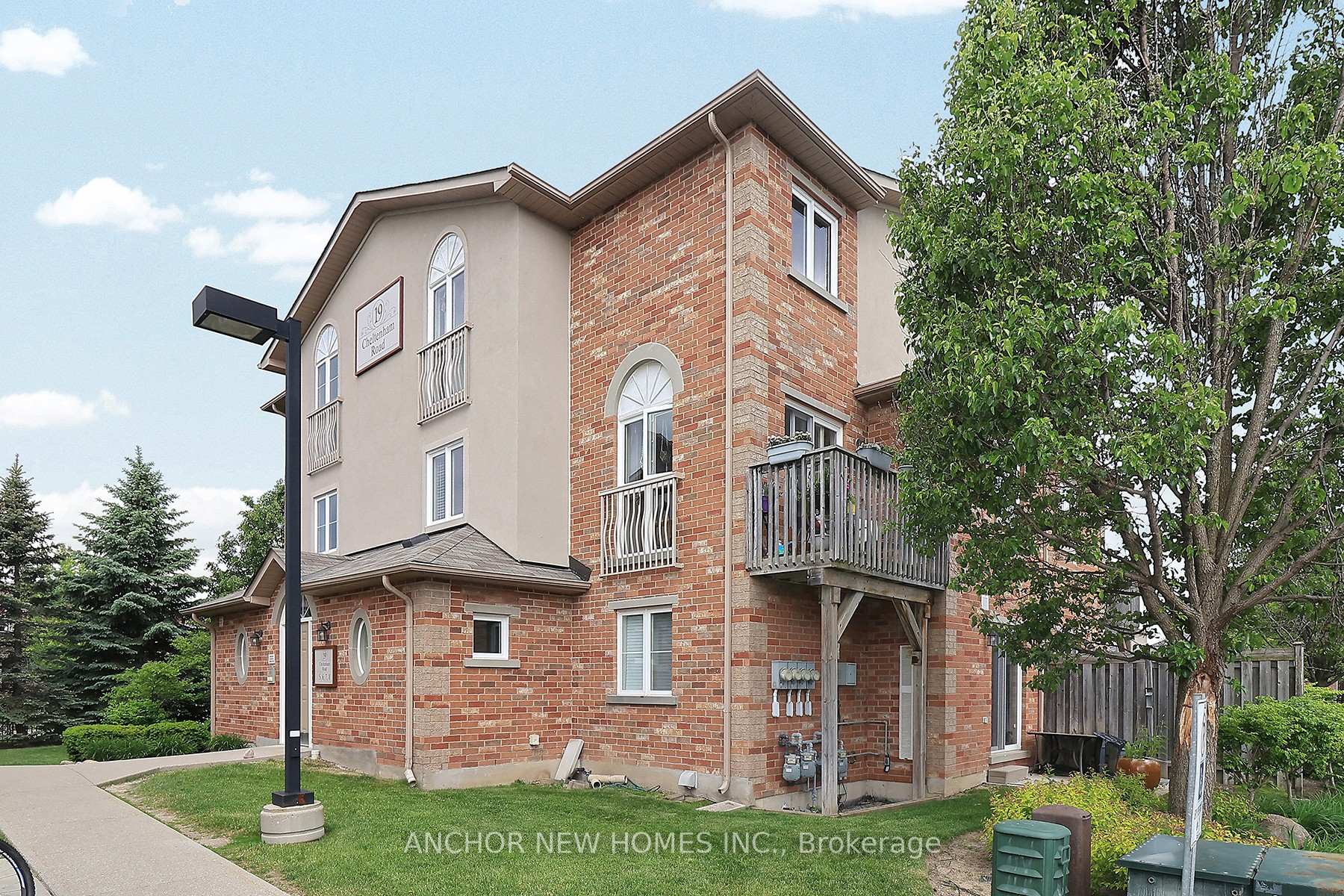 Photo 3 of Unit 7, 19 Cheltenham Road, Barrie, Georgian Drive — HOMEH