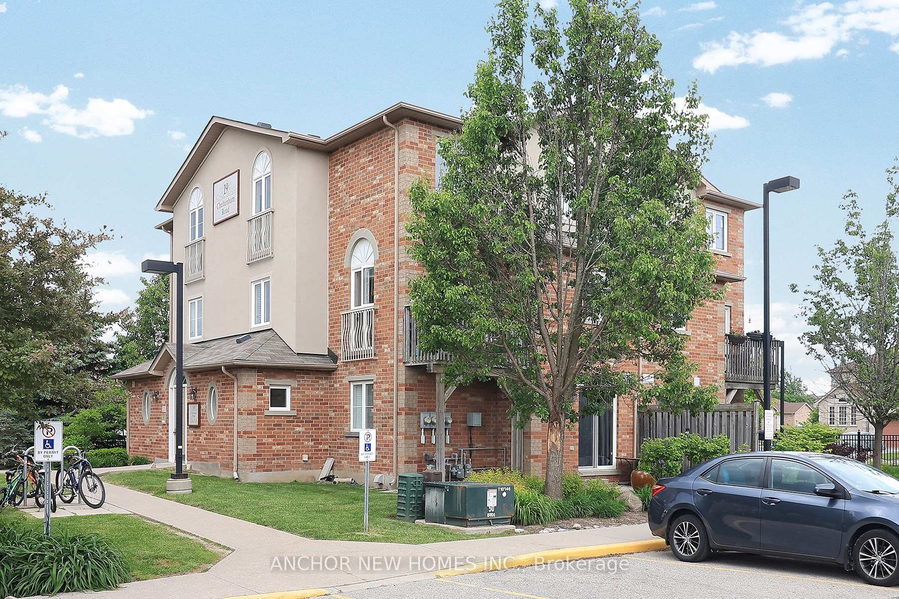 Photo 5 of Unit 7, 19 Cheltenham Road, Barrie, Georgian Drive — HOMEH