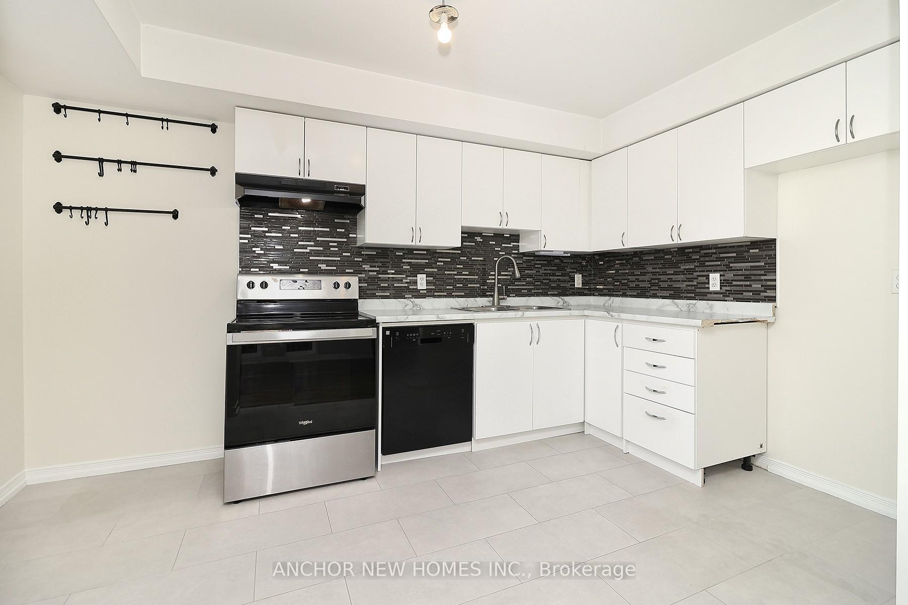 Photo 15 of Unit 7, 19 Cheltenham Road, Barrie, Georgian Drive — HOMEH
