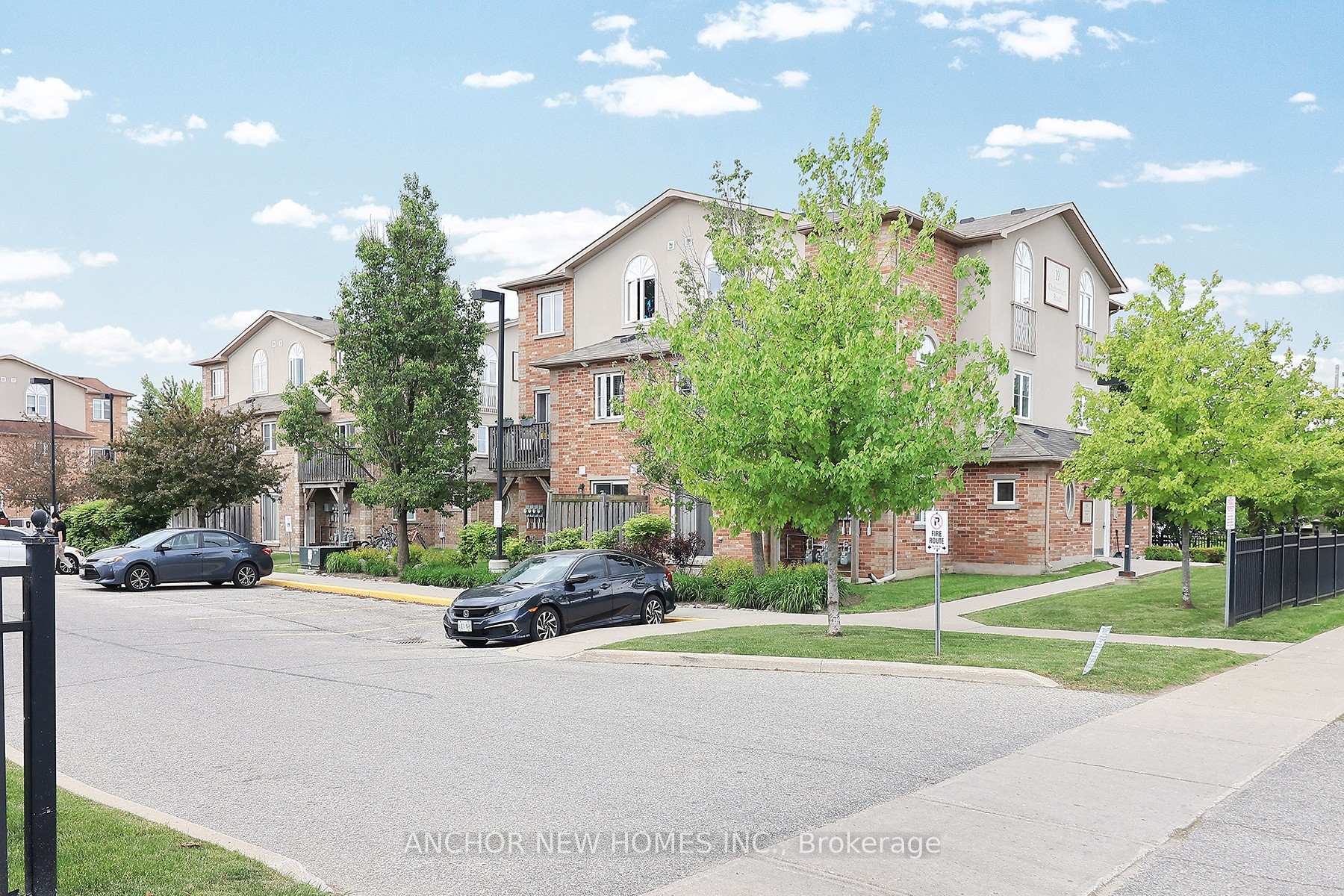 Photo 33 of Unit 7, 19 Cheltenham Road, Barrie, Georgian Drive — HOMEH