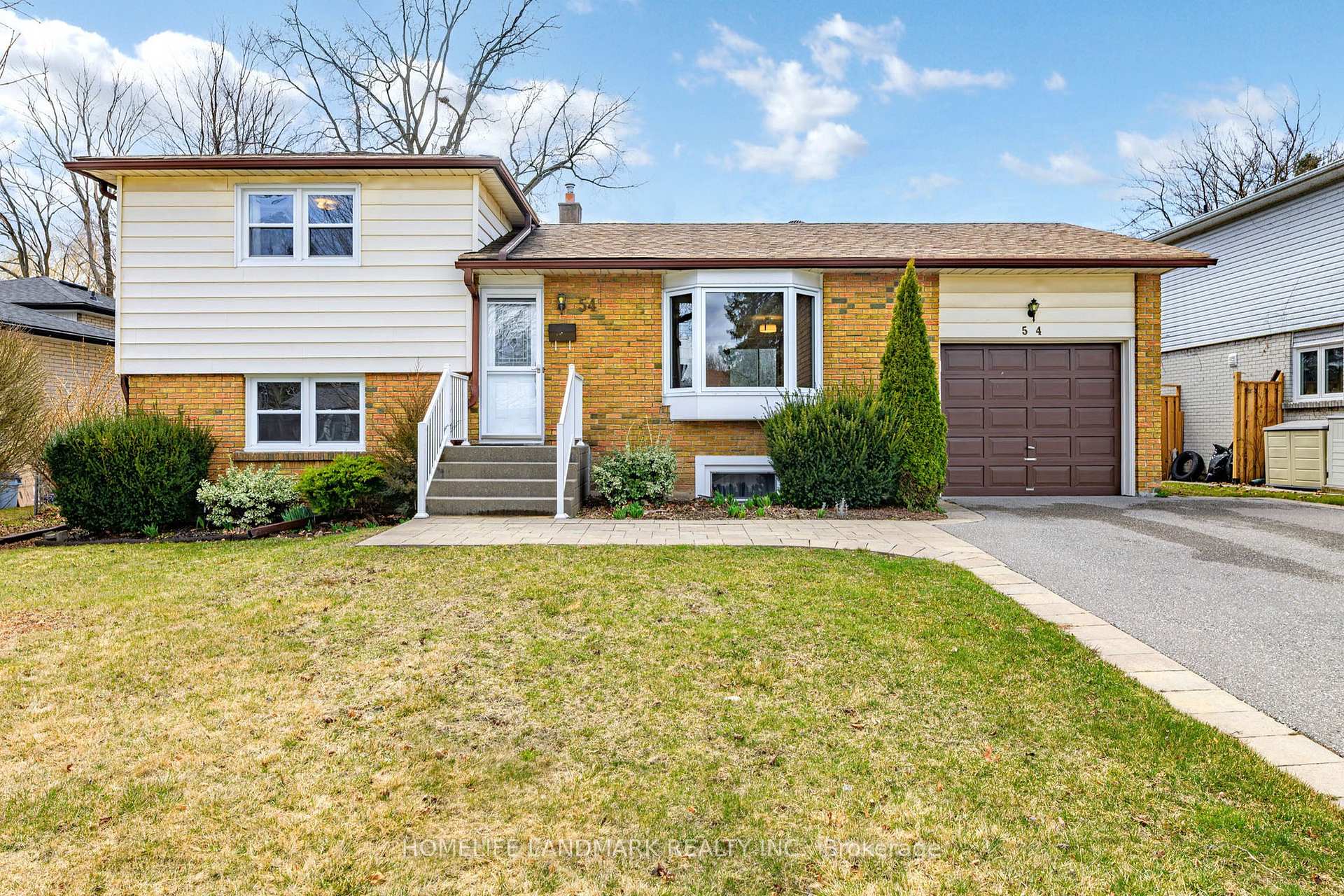 Photo 4 of 54 Hills Road, Ajax, South East — HOMEH