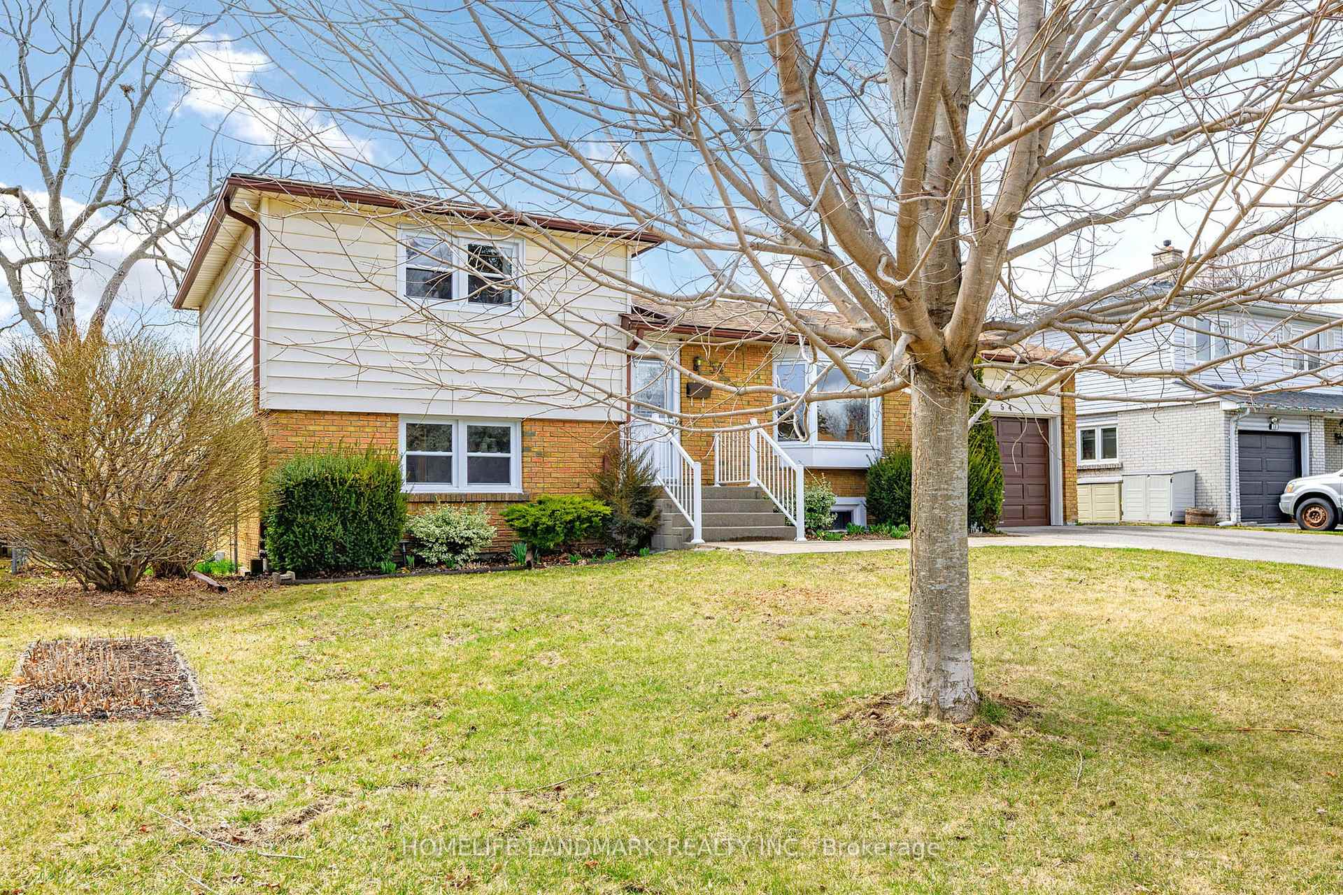 Photo 2 of 54 Hills Road, Ajax, South East — HOMEH