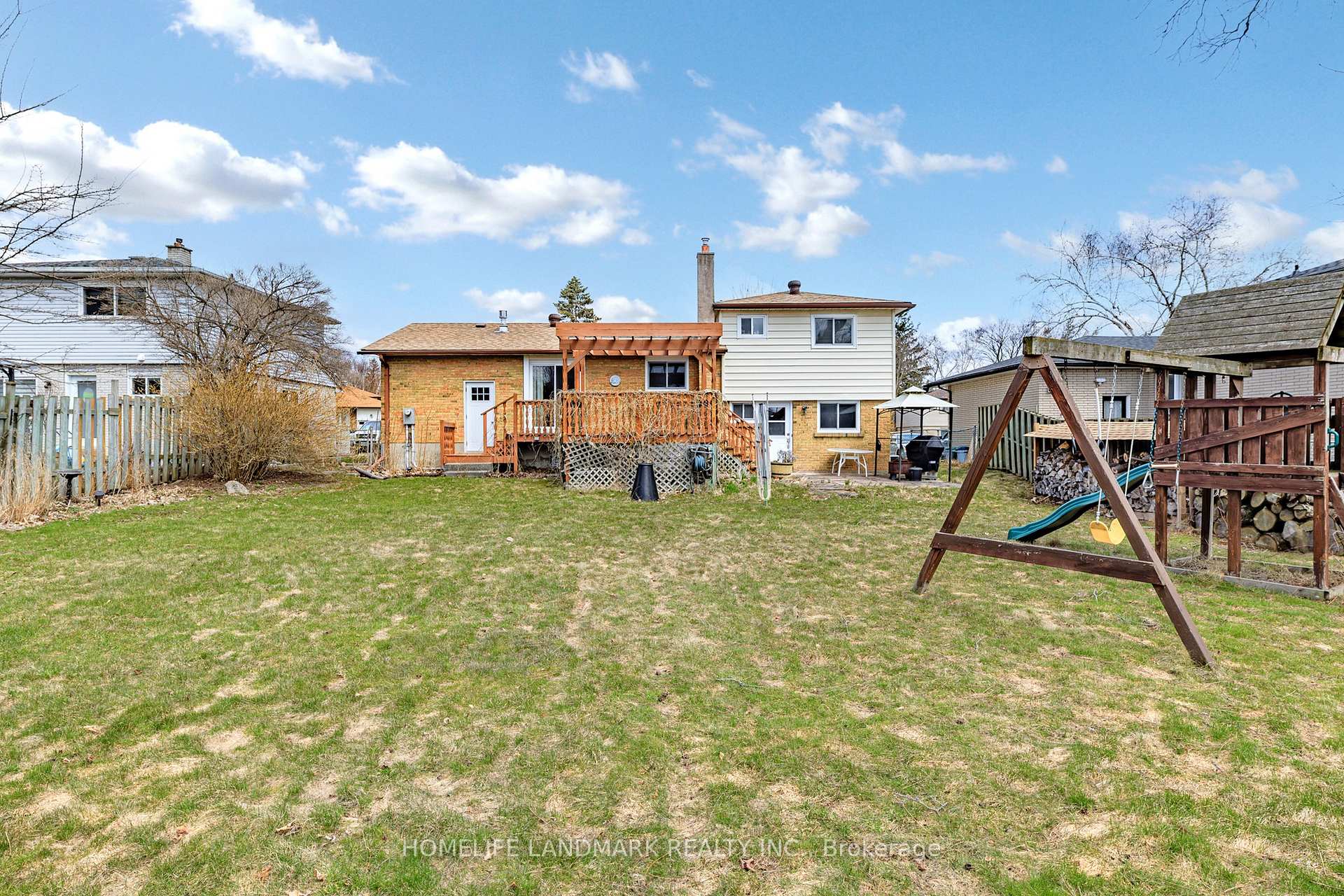 Photo 43 of 54 Hills Road, Ajax, South East — HOMEH
