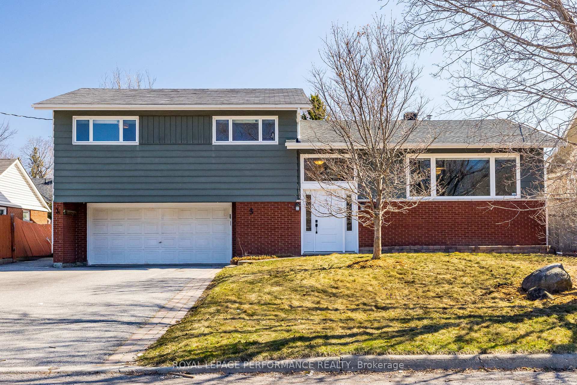 Photo 1 of 3 Birchwood Drive, Ottawa, City View/Skyline/Fisher Heights/Parkwood Hills — HOMEH