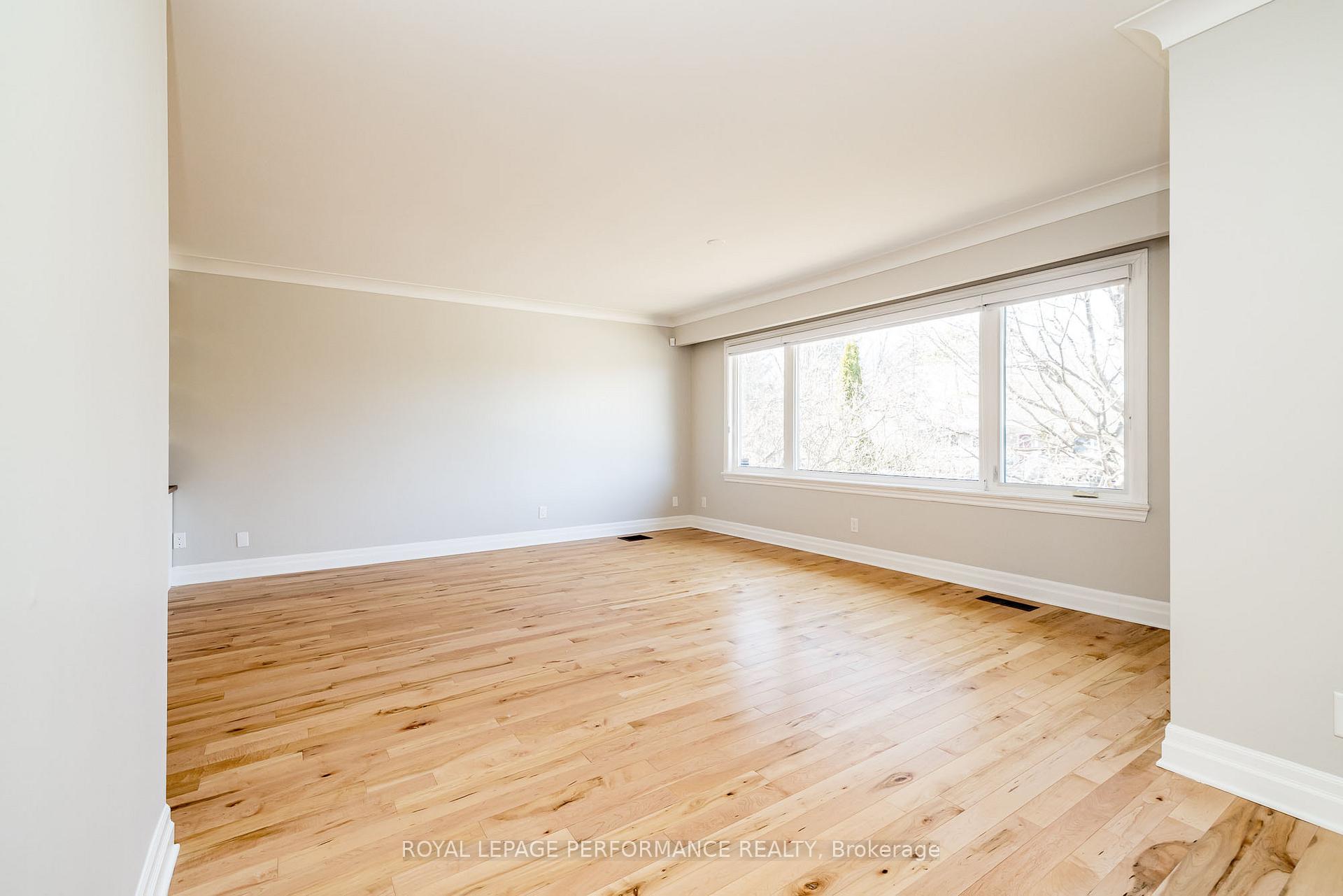 Photo 4 of 3 Birchwood Drive, Ottawa, City View/Skyline/Fisher Heights/Parkwood Hills — HOMEH