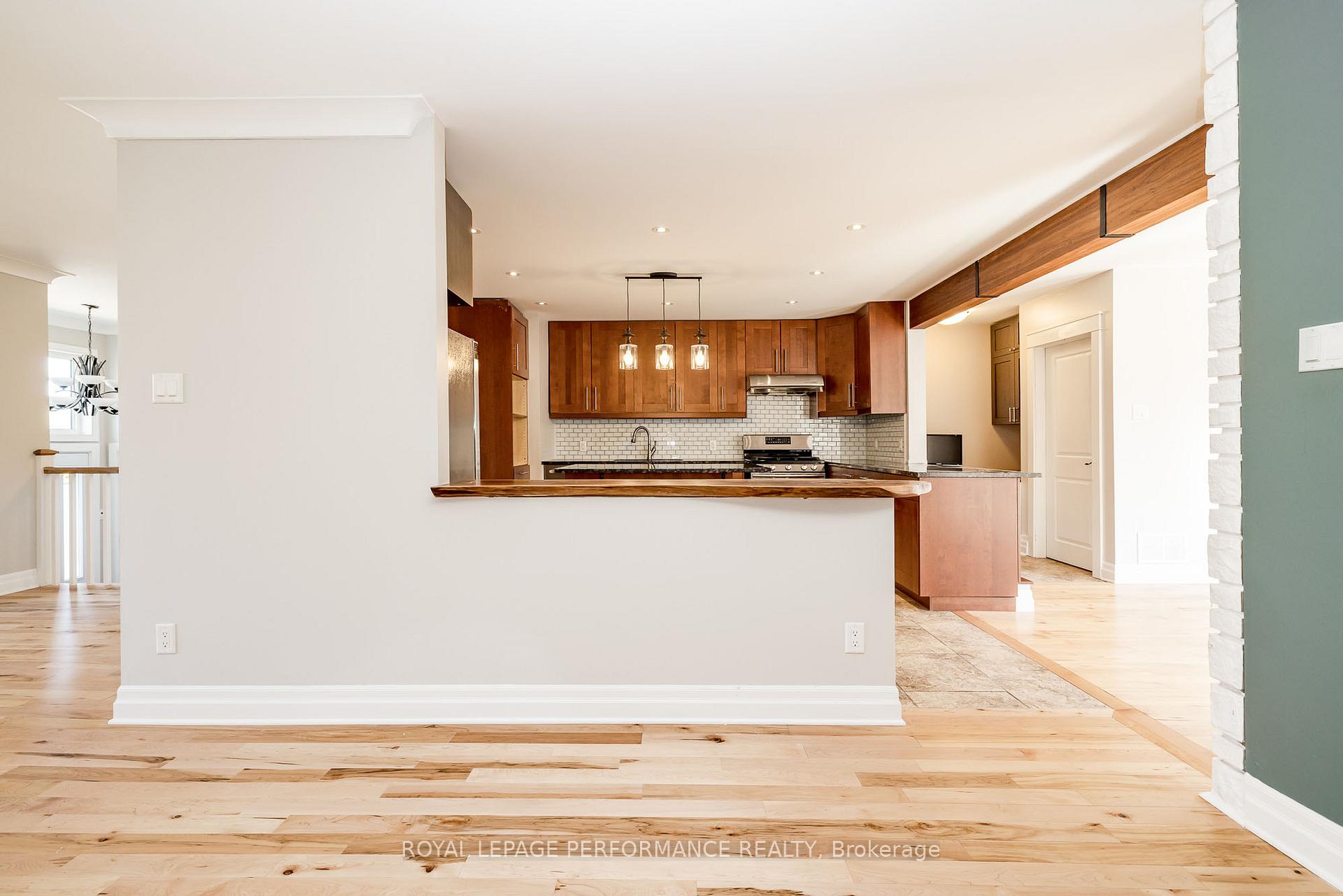 Photo 9 of 3 Birchwood Drive, Ottawa, City View/Skyline/Fisher Heights/Parkwood Hills — HOMEH