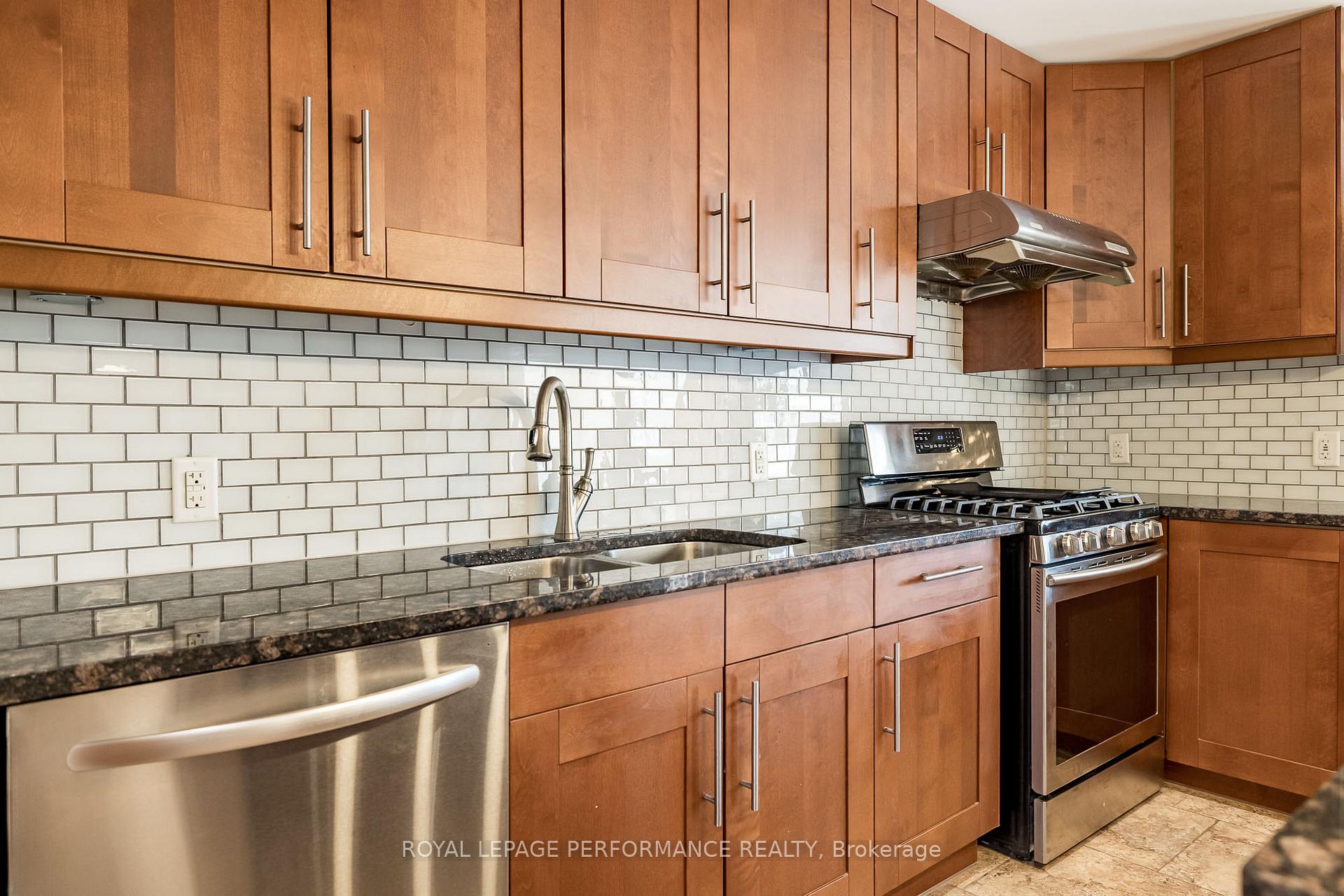 Photo 13 of 3 Birchwood Drive, Ottawa, City View/Skyline/Fisher Heights/Parkwood Hills — HOMEH