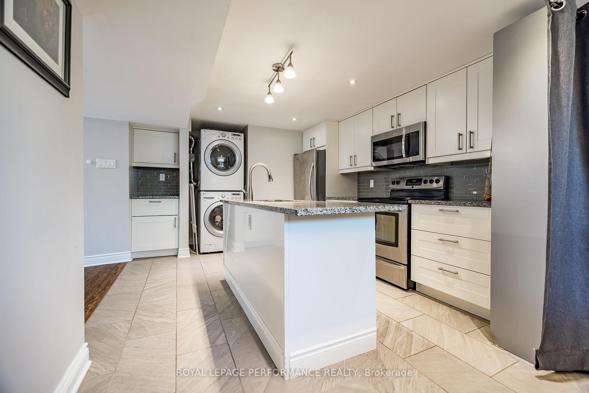 Photo 37 of 3 Birchwood Drive, Ottawa, City View/Skyline/Fisher Heights/Parkwood Hills — HOMEH