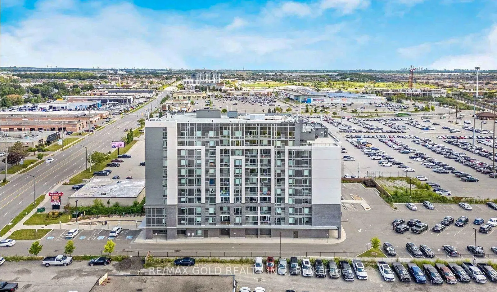 Front of Unit 807, 716 Main Street E